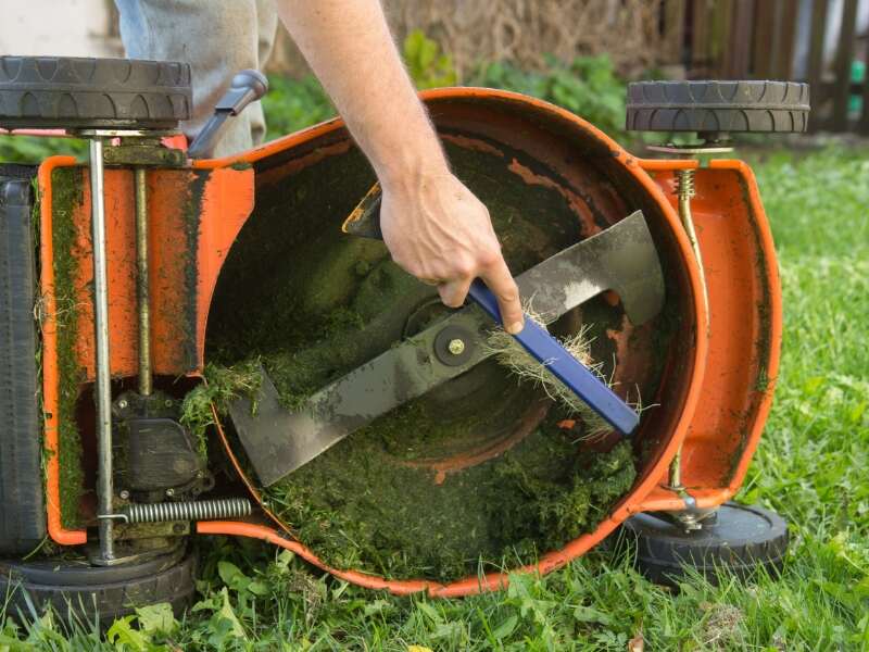 how to sharpen lawn mower blade