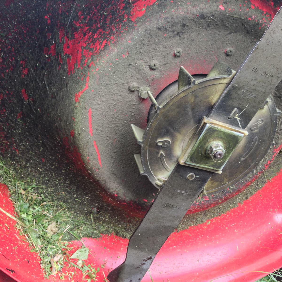 best way to sharpen lawn mower blades